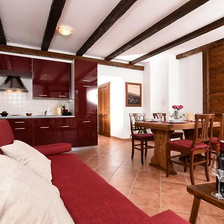 Apartment Moya 1