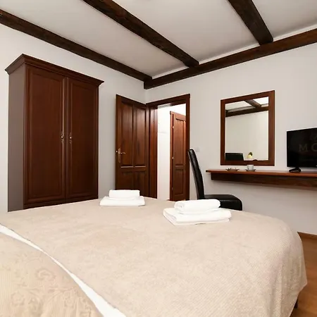 Moya 1 Apartment